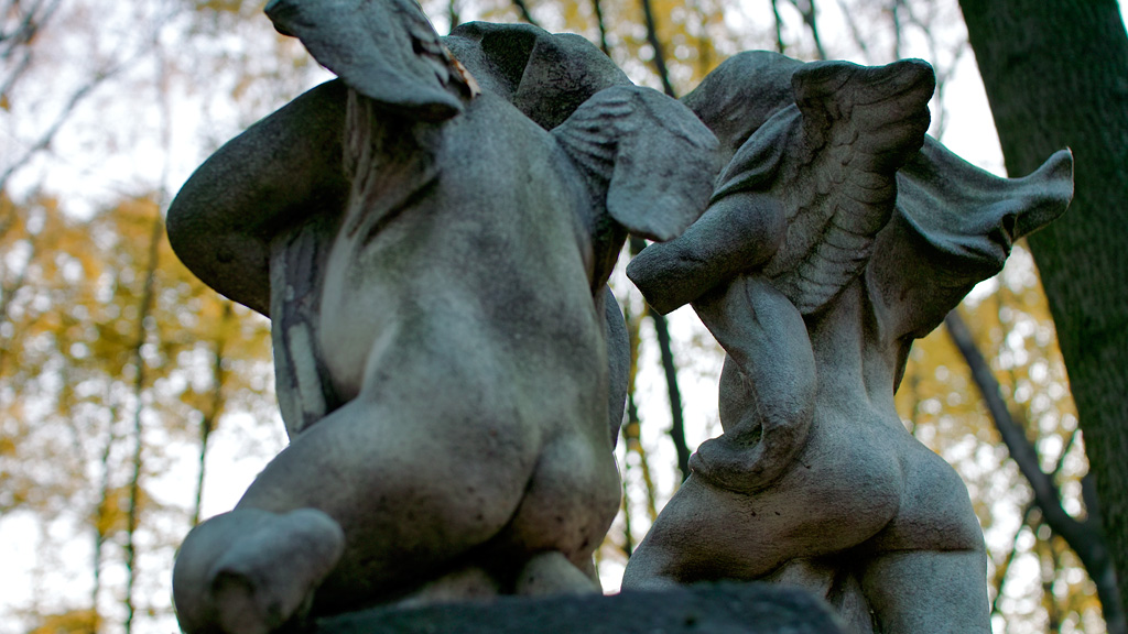 Сзади || Введенское кладбище, Москва | Vvedenskoe cemetery, Moscow